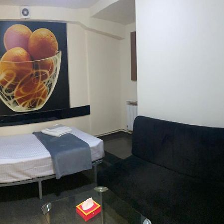 Enigma Hostel Єреван Екстер'єр фото
